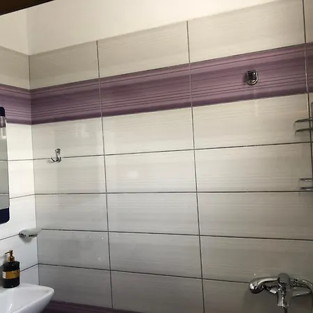 Ardian Guest house 3*